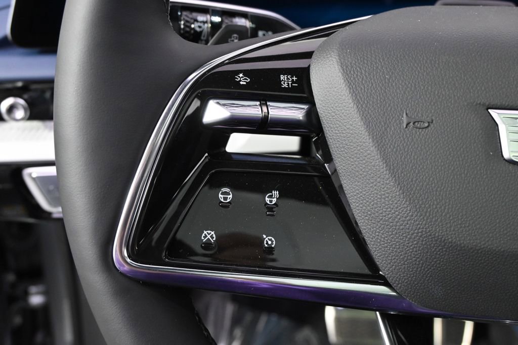 New 2026 Cadillac Optiq Luxury 2 AWD/4WD image 32