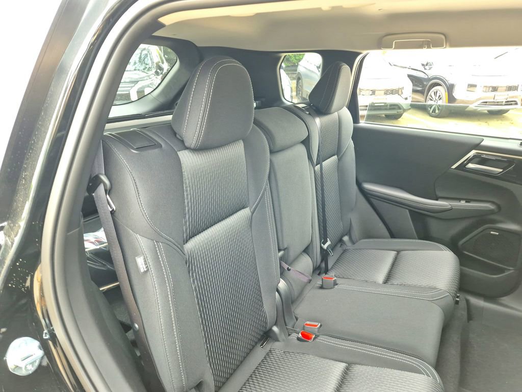 New 2026 Mitsubishi Outlander ES image 25