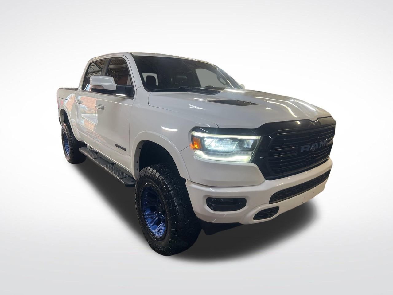 Used 2020 RAM 1500 Laramie AWD/4WD image 6