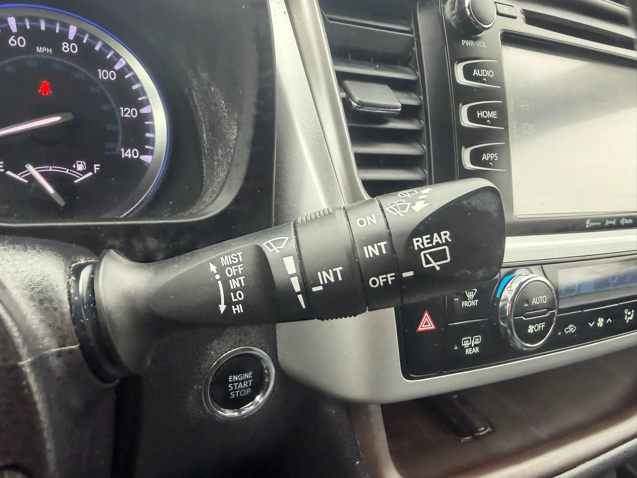 Used 2017 Toyota Highlander XLE w/ Carpet Mat Package AWD/4WD image 15