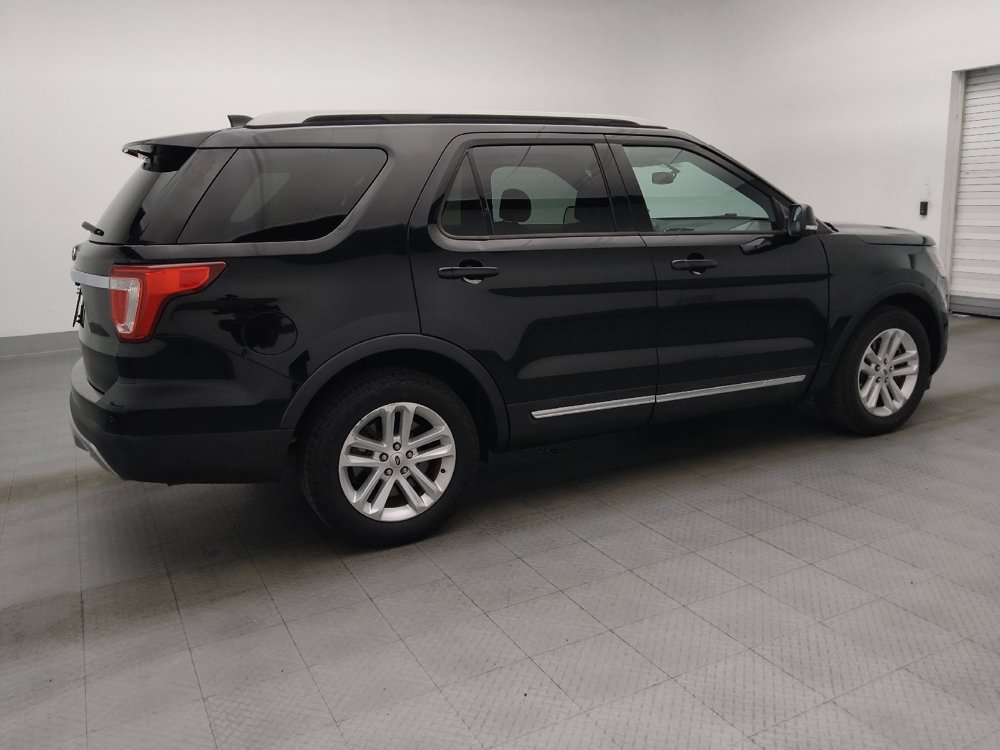 Used 2017 Ford Explorer XLT w/ Equipment Group 202A FWD image 10