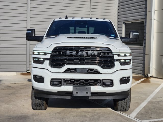 Used 2026 RAM 2500 Laramie AWD/4WD image 3