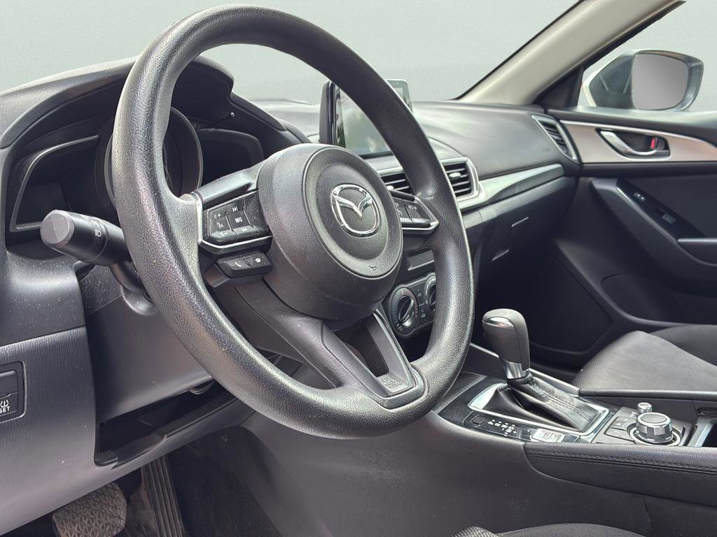 Used 2018 MAZDA MAZDA3 Sport FWD image 23