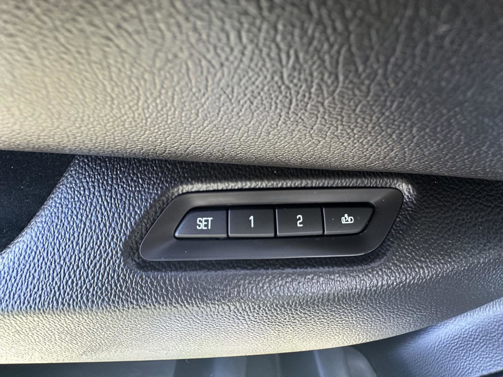 Used 2016 Cadillac Escalade Premium AWD/4WD image 14