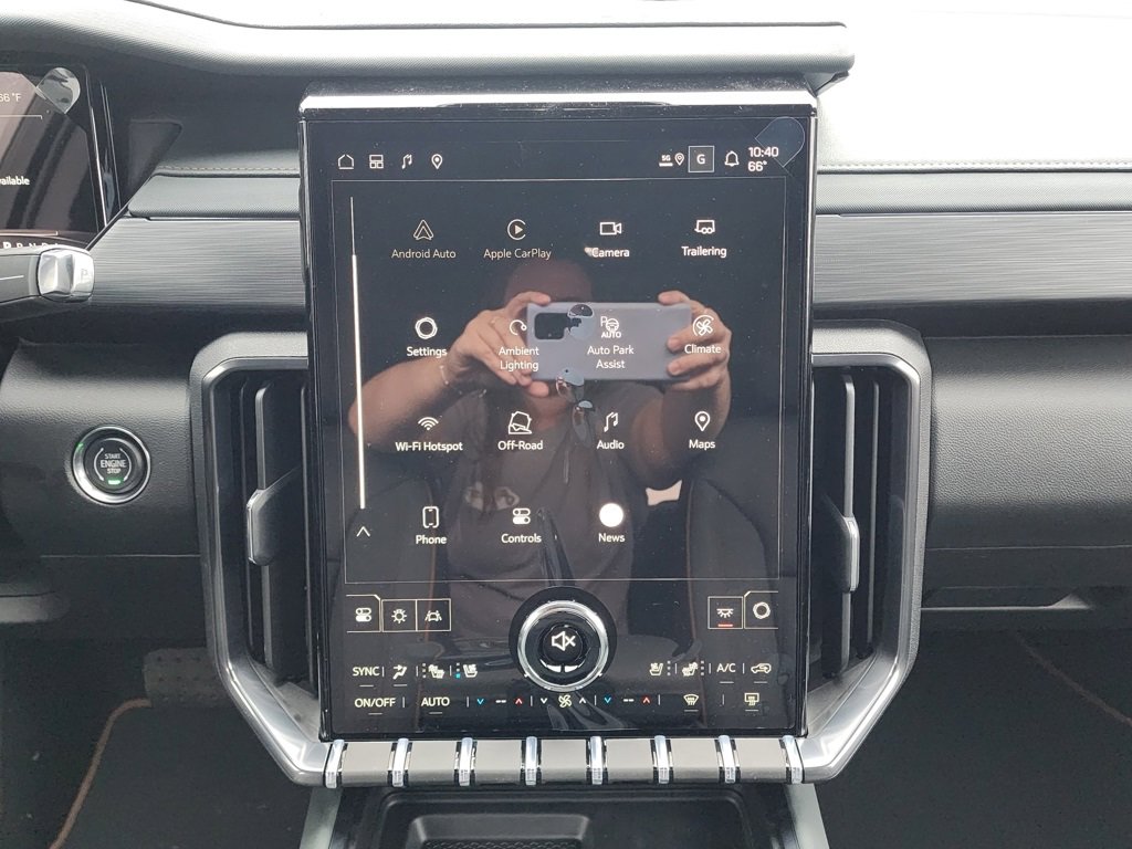 New 2026 GMC Acadia AT4 image 30