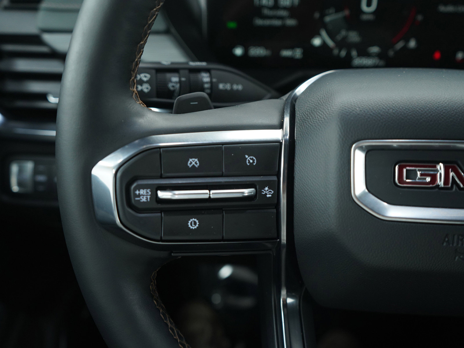 Used 2024 GMC Acadia AT4 w/ LPO, Floor Liner Package image 24