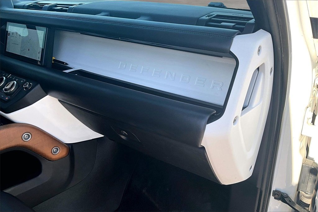 Used 2020 Land Rover Defender 110 HSE image 16