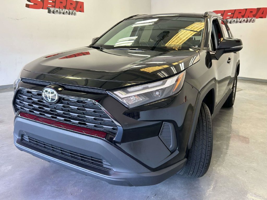 Used 2024 Toyota RAV4 XLE FWD image 7