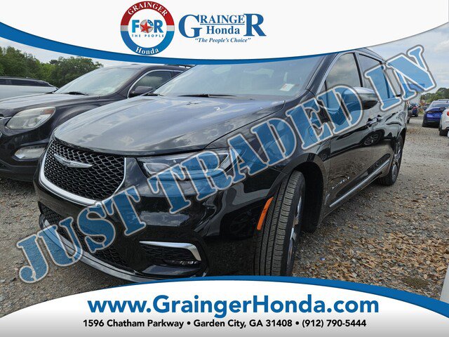 Used 2024 Chrysler Pacifica Pinnacle image 1