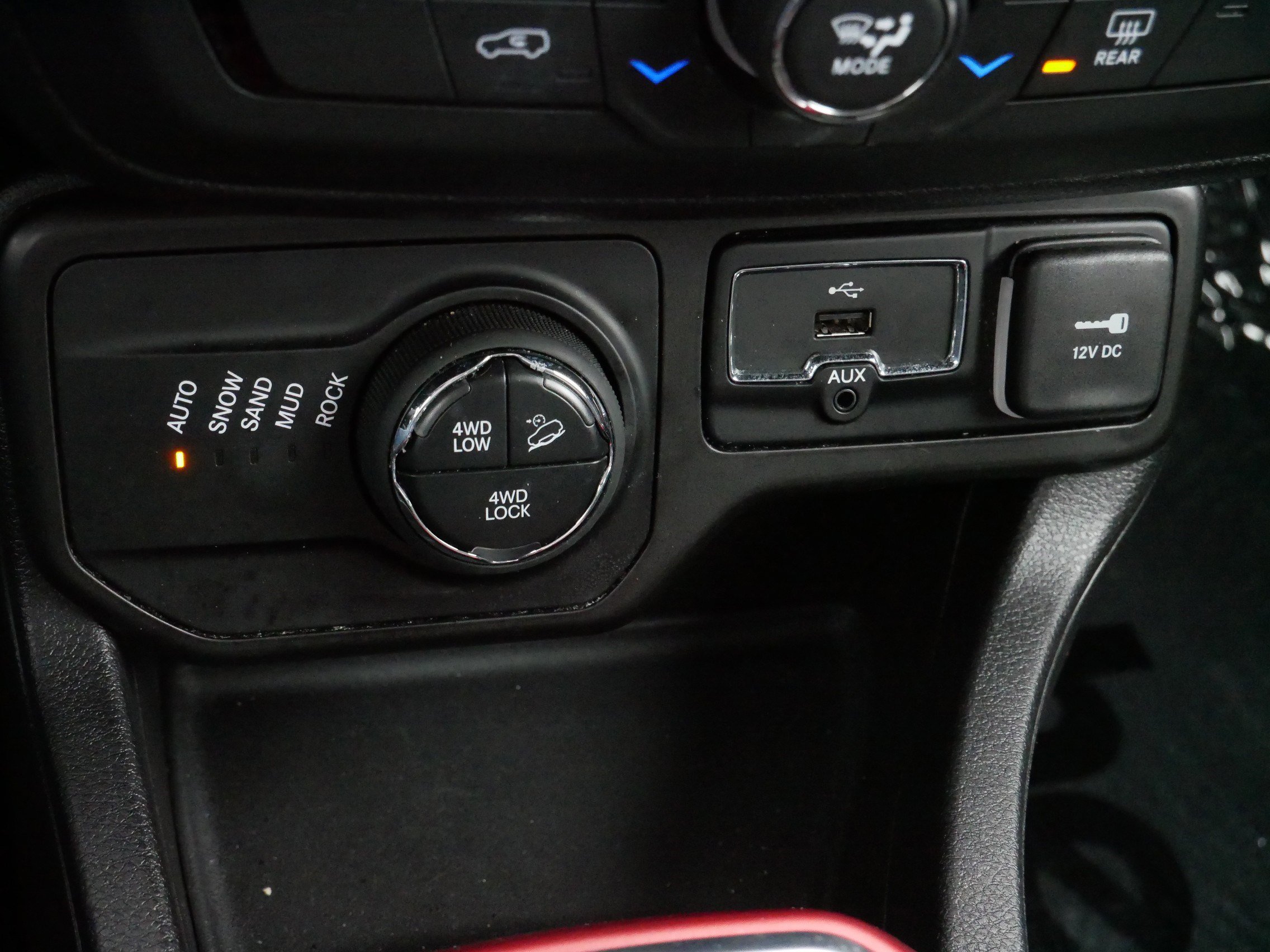 Used 2018 Jeep Renegade Trailhawk image 24