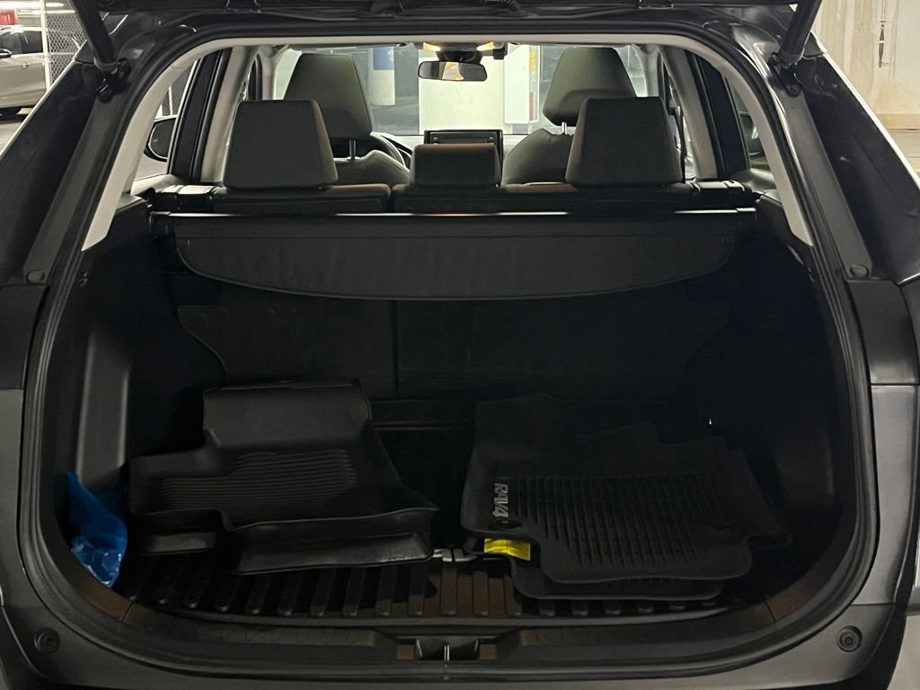 Used 2020 Toyota RAV4 XLE w/ Convenience Package AWD/4WD image 36