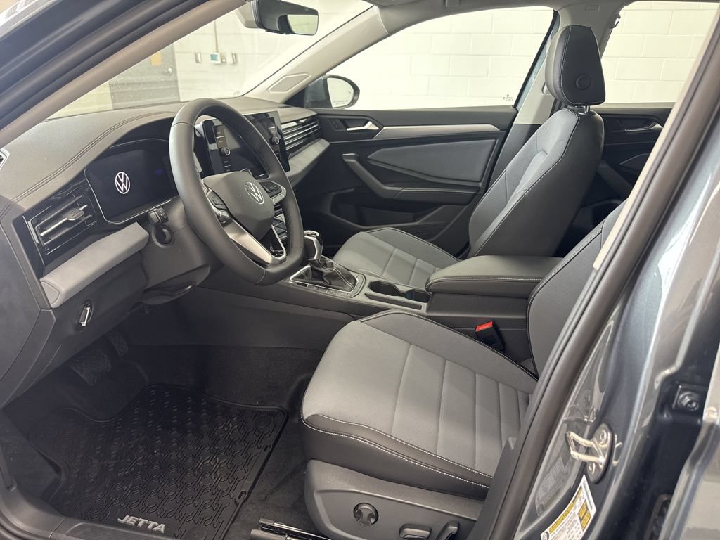 New 2026 Volkswagen Jetta SE FWD image 16