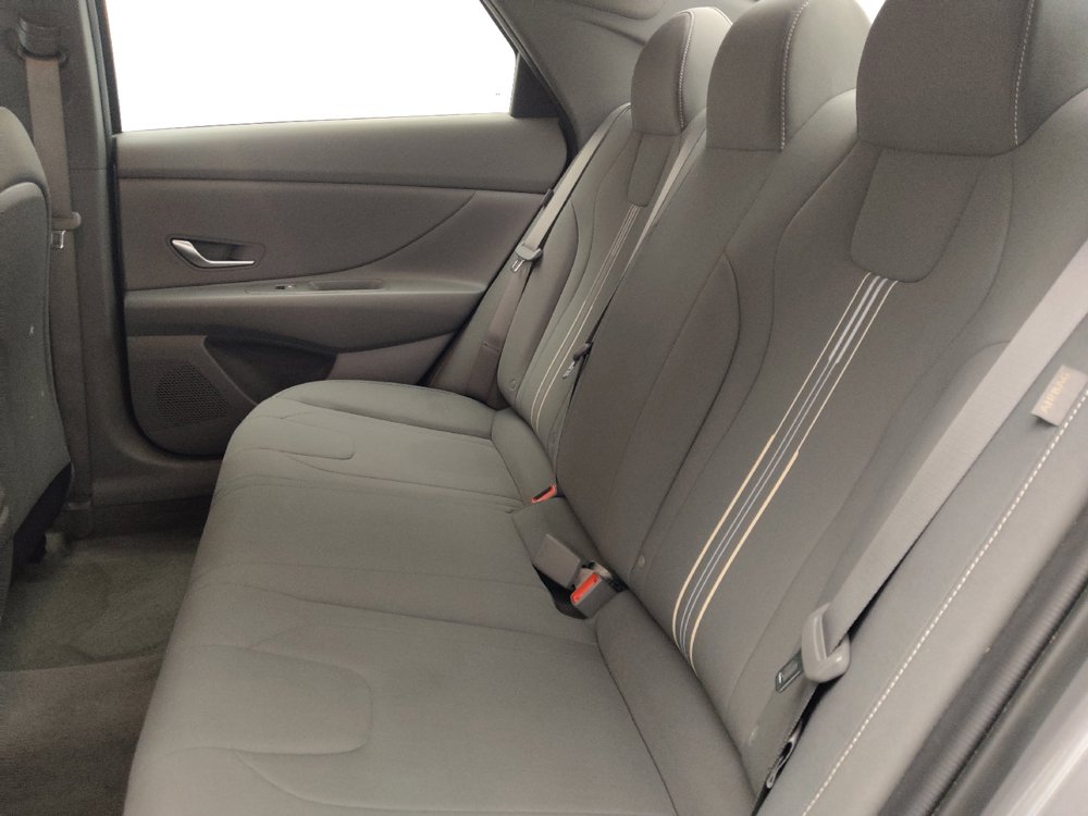 Used 2024 Hyundai Elantra SEL FWD image 18