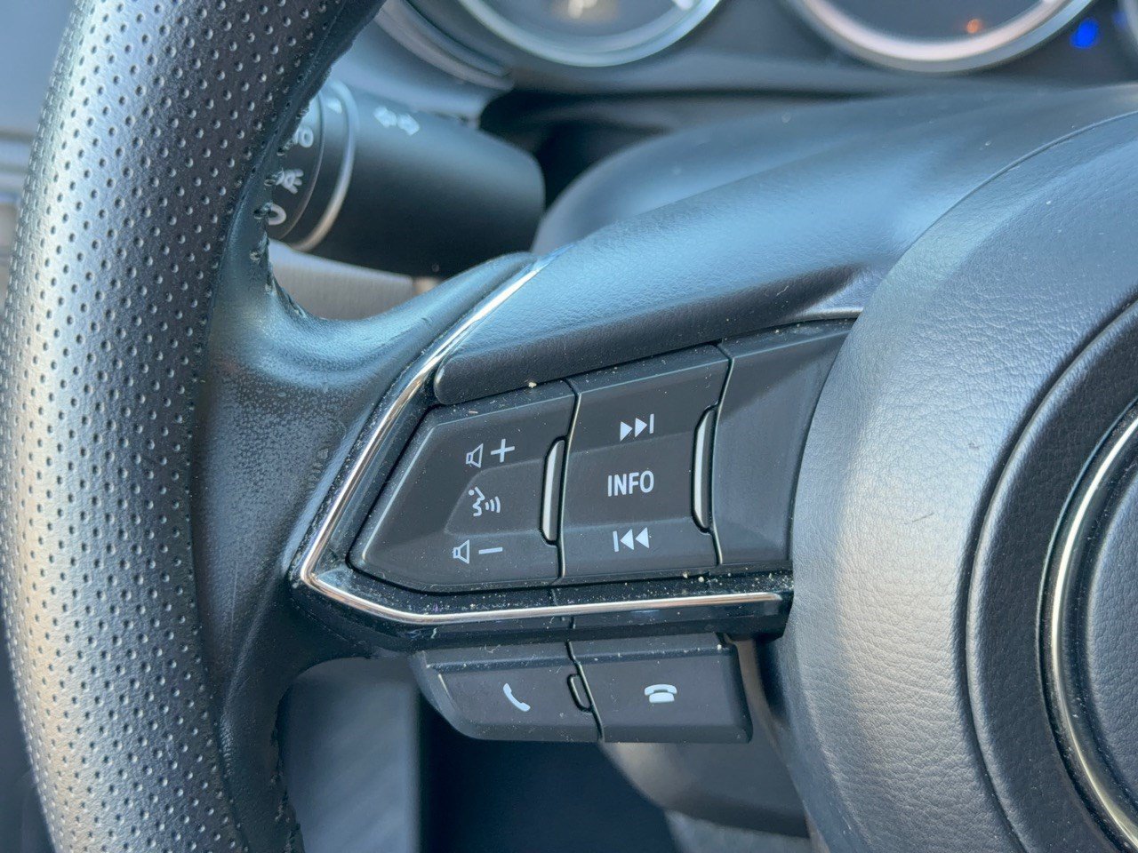 Used 2018 MAZDA CX-9 Touring FWD image 18