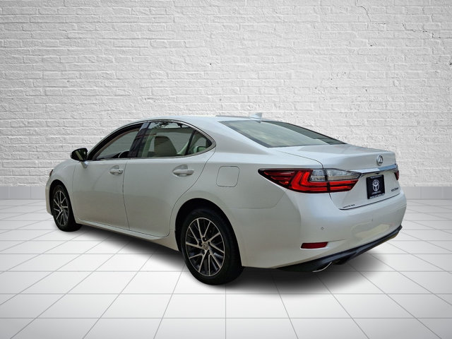 Used 2016 Lexus ES 350 w/ Navigation System Package FWD image 4
