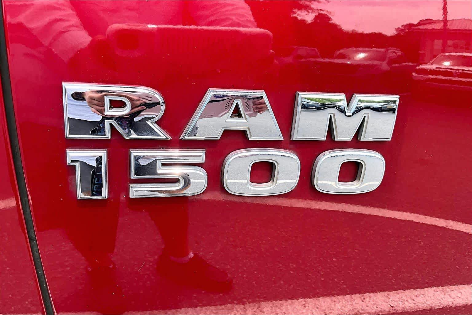 Used 2015 RAM 1500 Limited RWD image 31