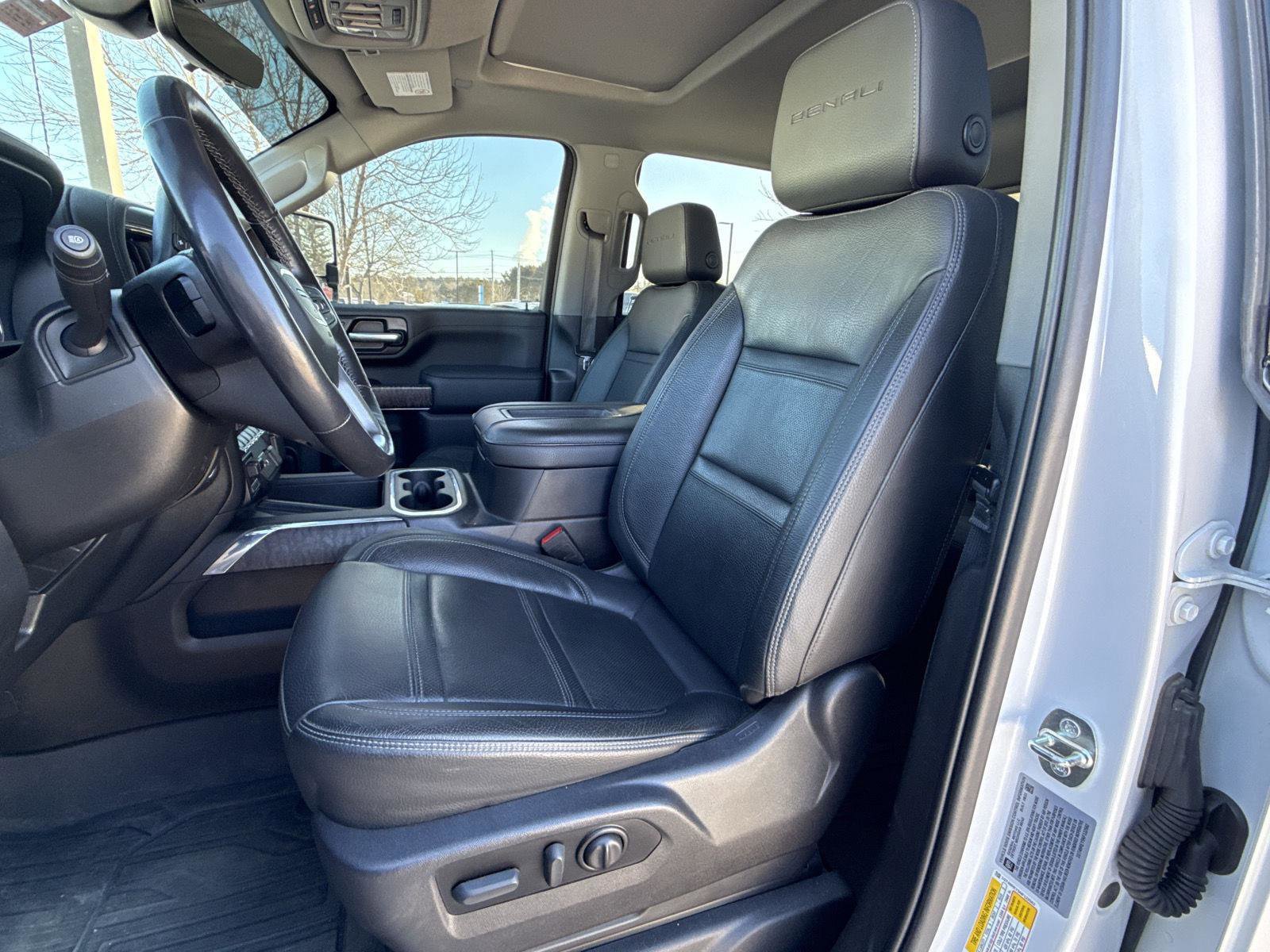 Used 2022 GMC Sierra 2500 Denali w/ Denali Ultimate Package image 12