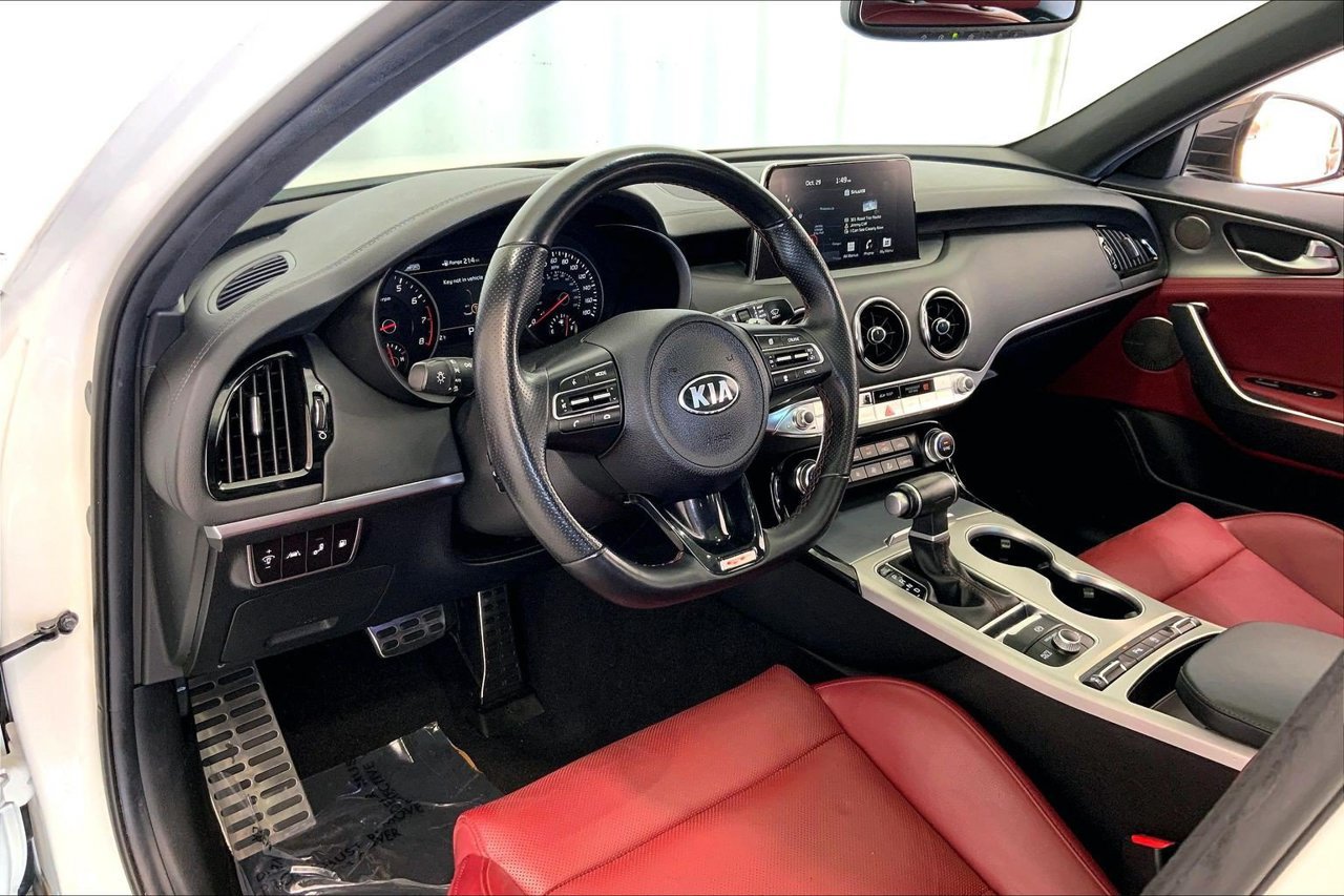 Used 2021 Kia Stinger GT1 RWD image 14