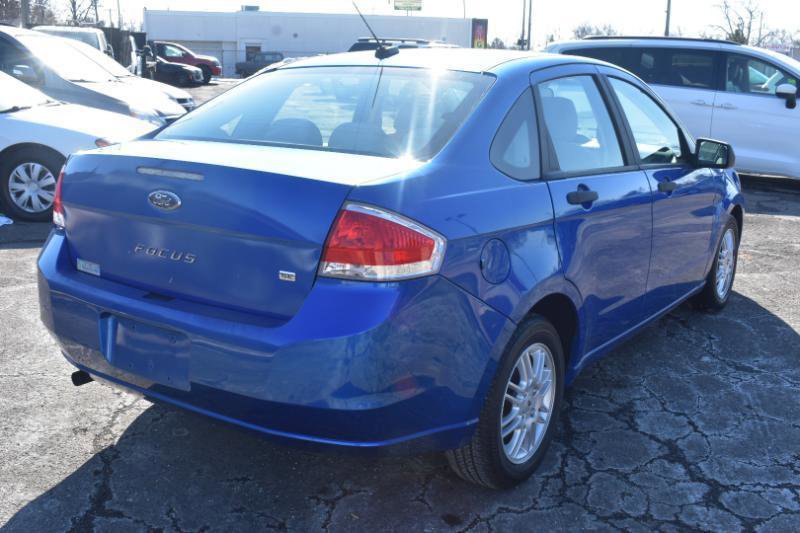 Used 2010 Ford Focus SE image 5