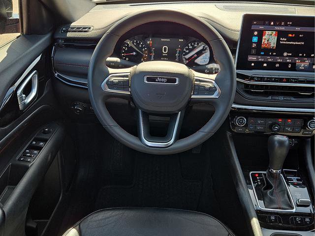 Used 2025 Jeep Compass Trailhawk AWD/4WD image 19