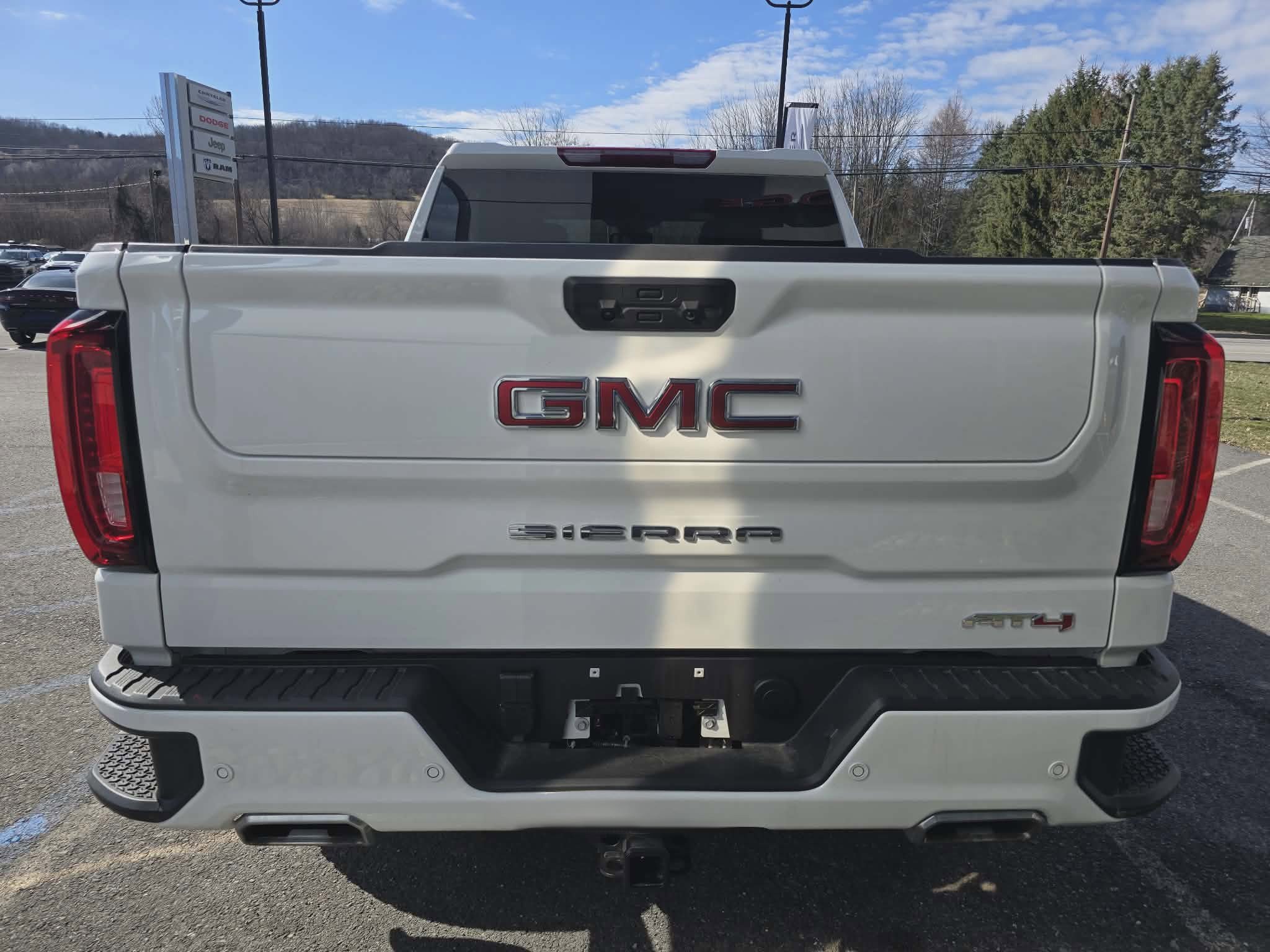 Used 2025 GMC Sierra 1500 AT4 image 4