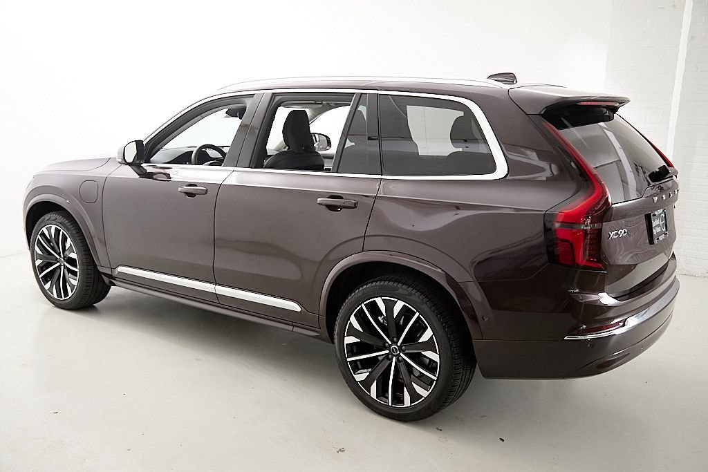 Certified 2025 Volvo XC90 T8 Ultra AWD/4WD image 7