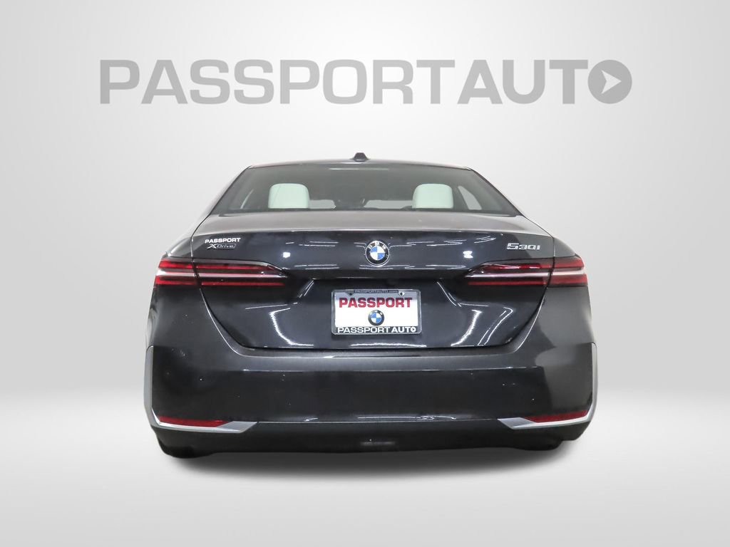 Used 2025 BMW 530i xDrive w/ Premium Package AWD/4WD image 6