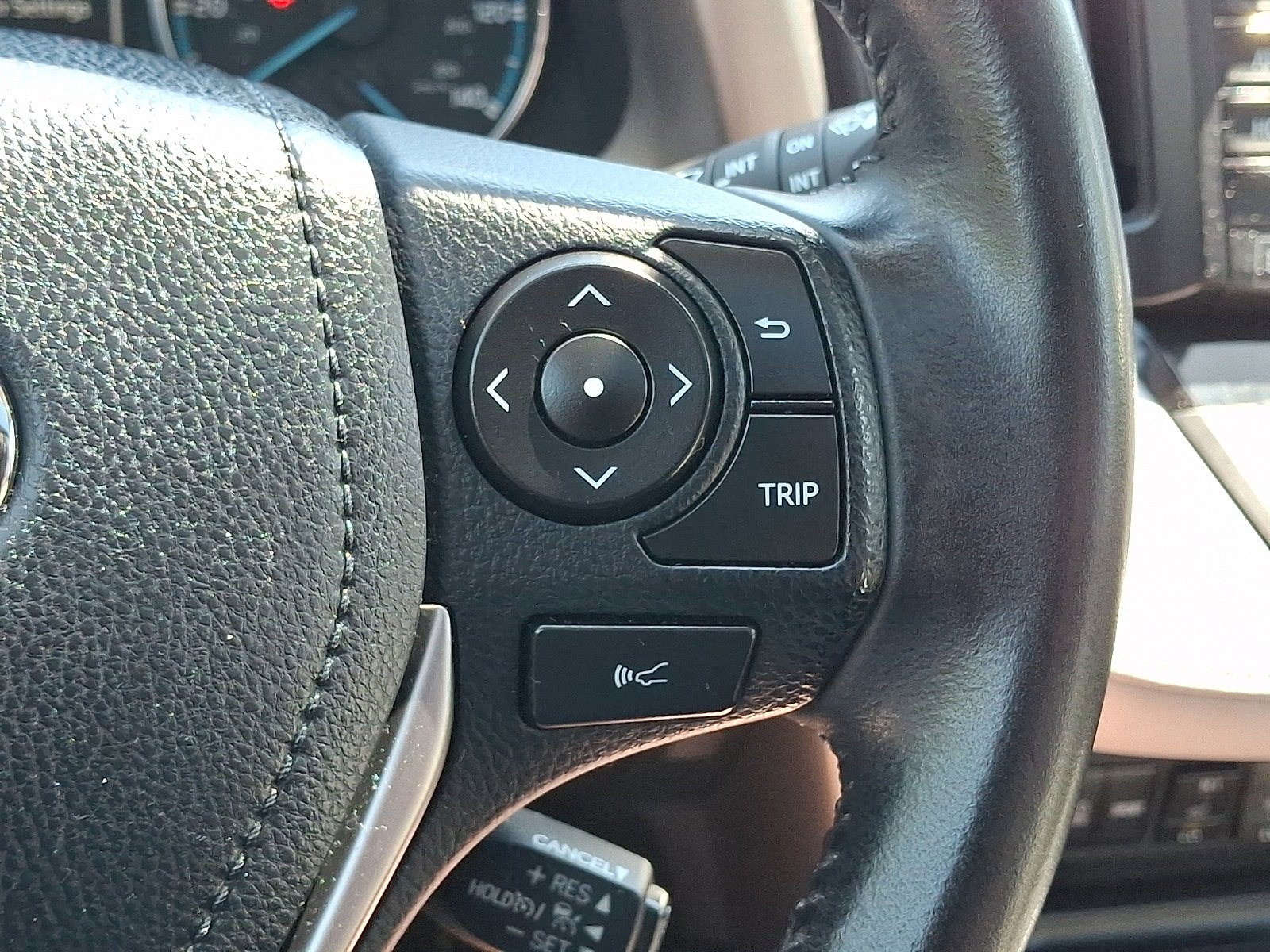 Used 2018 Toyota RAV4 Limited w/ Advanced Technology Package AWD/4WD image 22