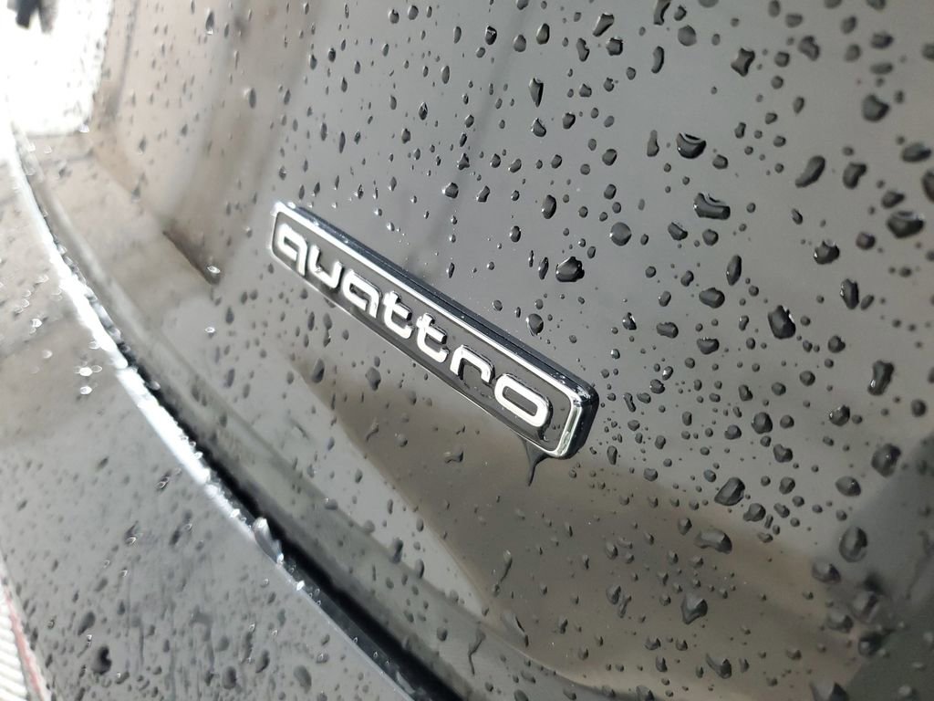 Used 2024 Audi Q5 e Premium Plus w/ Premium Plus Package image 7