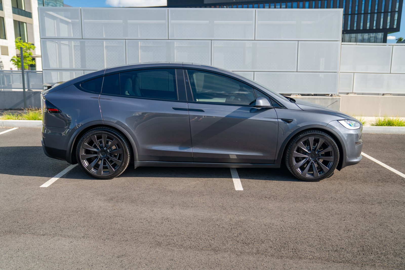 Used 2022 Tesla Model X Plaid AWD/4WD image 8