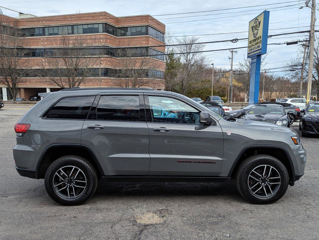 Used 2019 Jeep Grand Cherokee Trailhawk w/ Trailhawk Luxury Group AWD/4WD image 6