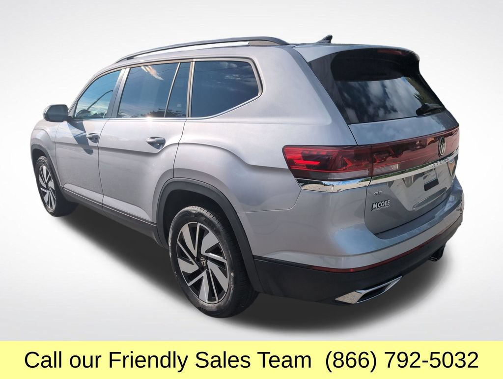Used 2025 Volkswagen Atlas SE AWD/4WD image 3