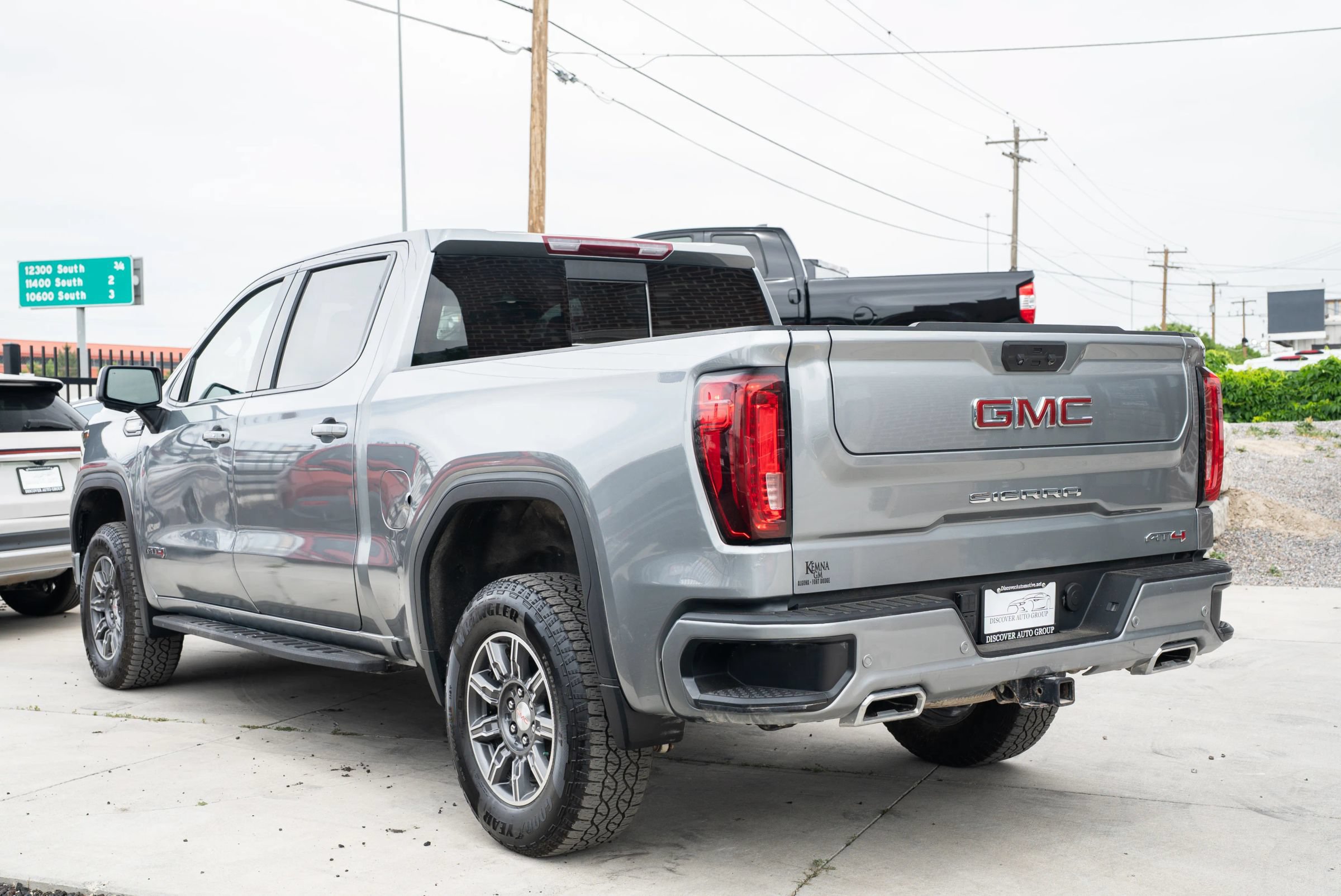 Used 2024 GMC Sierra 1500 AT4 w/ AT4 Premium Package AWD/4WD image 5