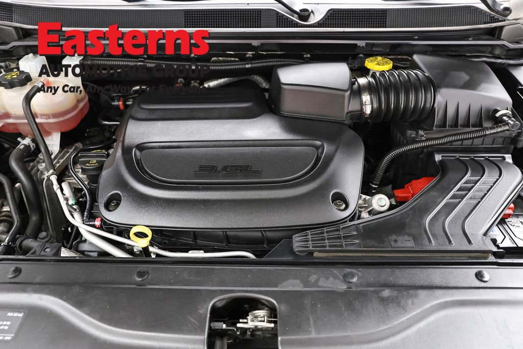 Used 2022 Chrysler Voyager LX FWD image 7