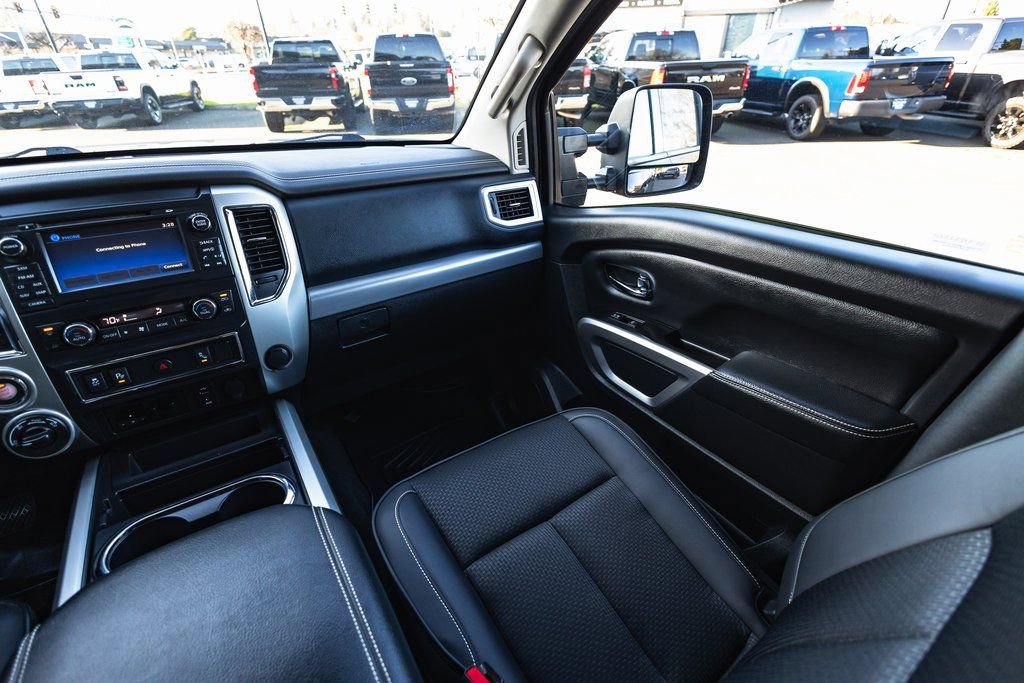 Used 2018 Nissan Titan PRO-4X image 30