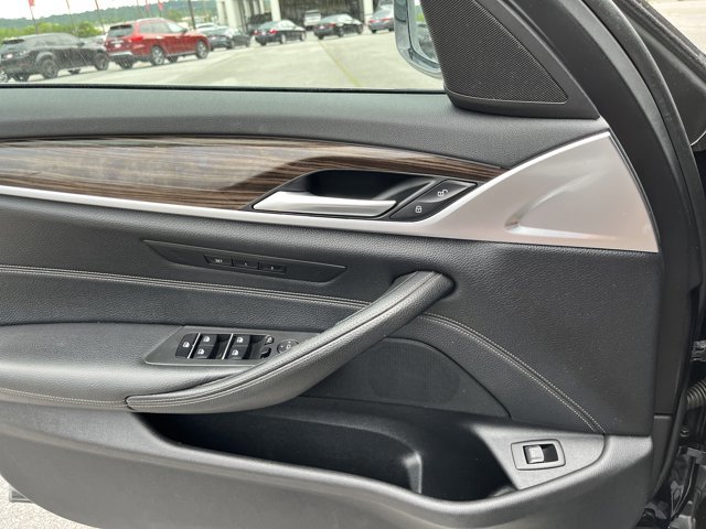 Used 2019 BMW 540i w/ M Sport Package image 21