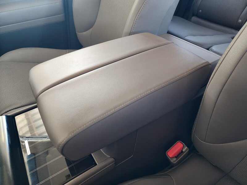 Used 2021 Lexus GX 460 Premium w/ Premium Package AWD/4WD image 56