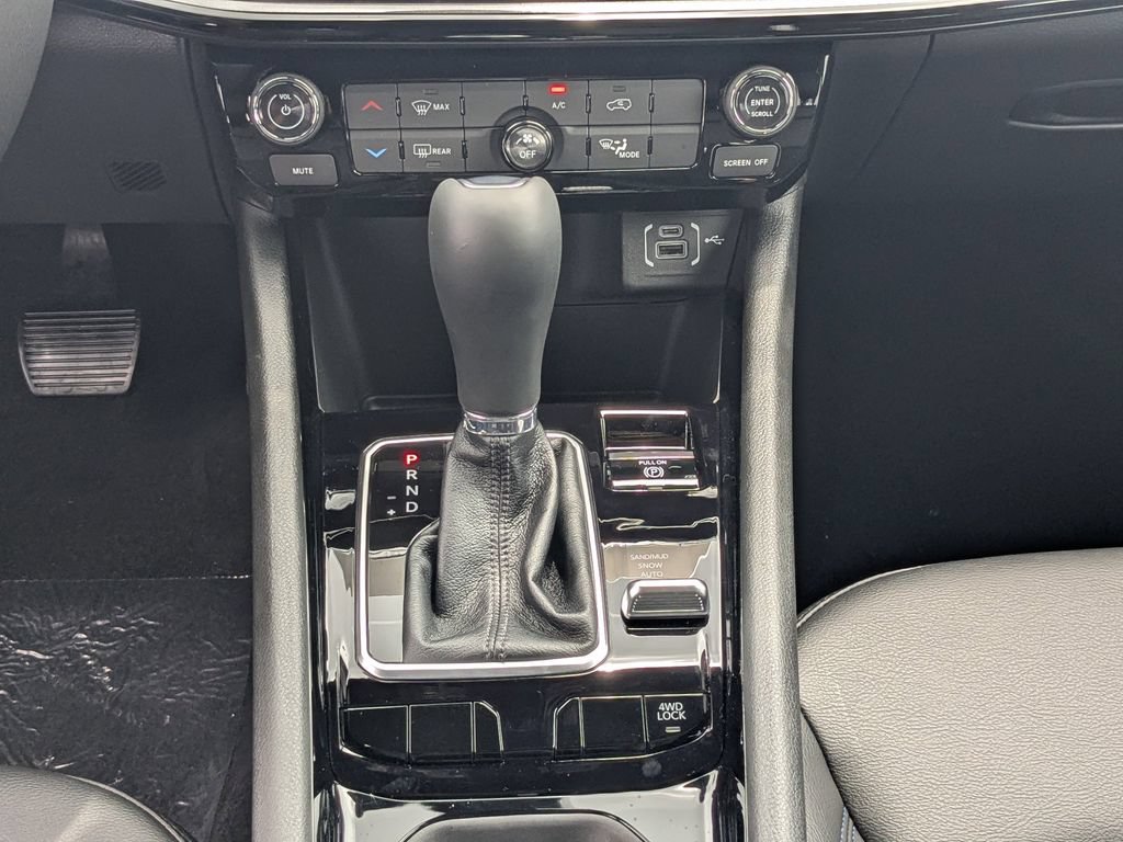 New 2026 Jeep Compass Latitude AWD/4WD image 20