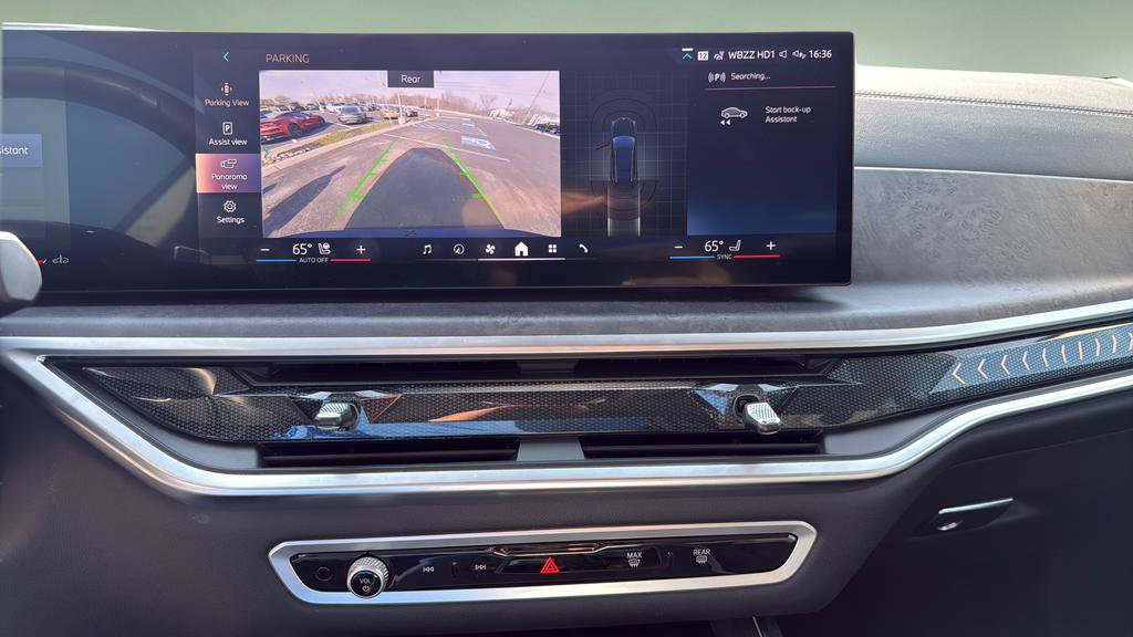 Used 2025 BMW X7 xDrive40i w/ Climate Comfort Package image 39