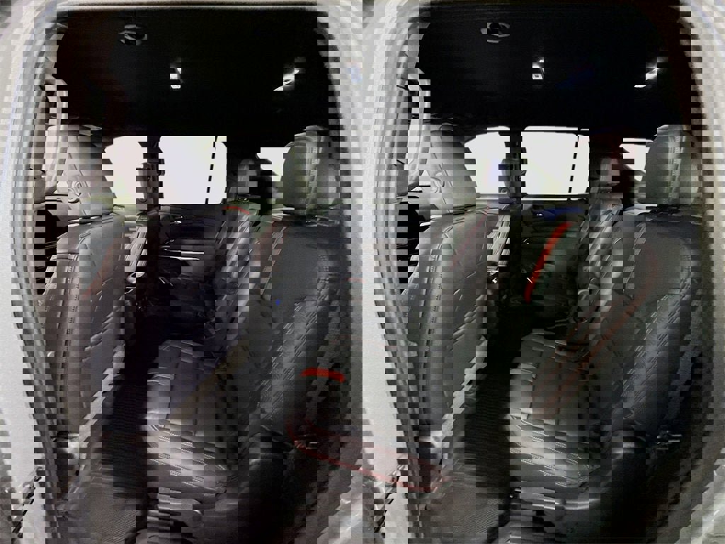 Used 2025 Chevrolet Traverse RS w/ LPO, Floor Liner Package image 18