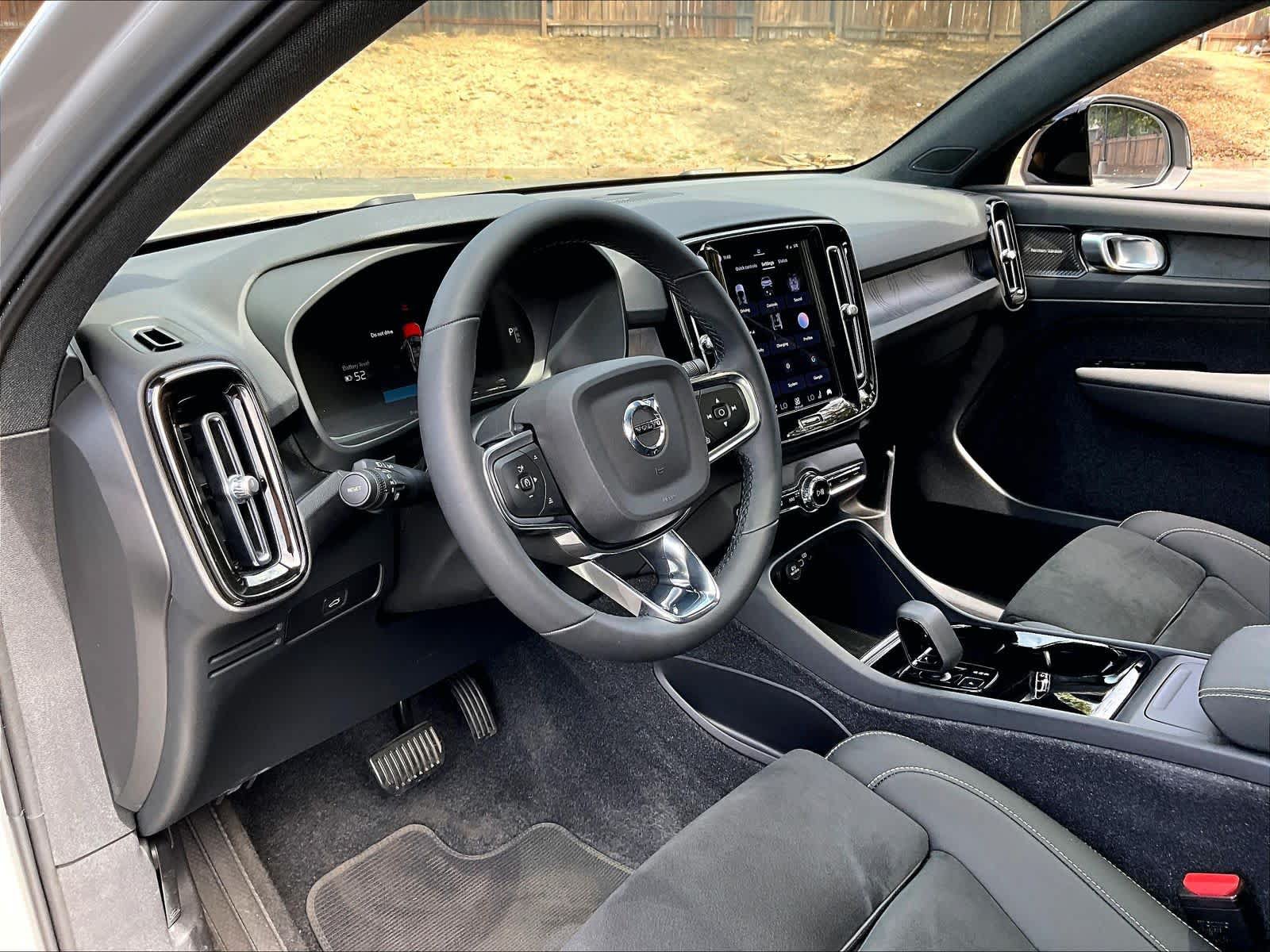 Used 2023 Volvo C40 P8 Recharge Ultimate AWD/4WD image 17