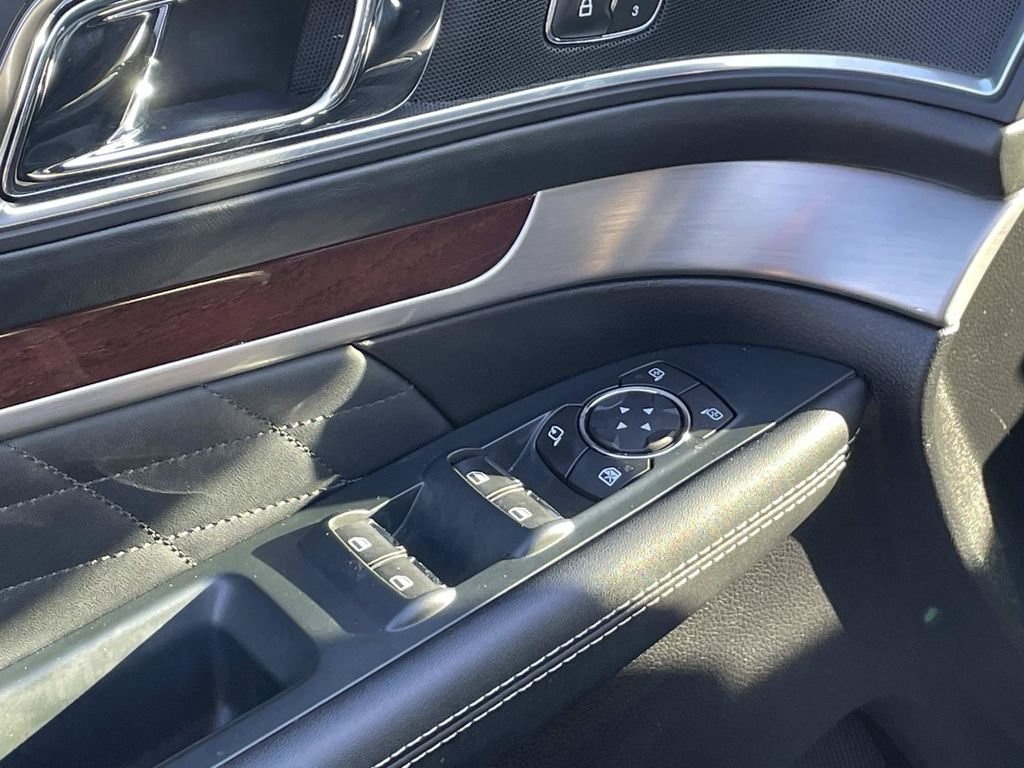 Used 2018 Ford Explorer Platinum AWD/4WD image 23