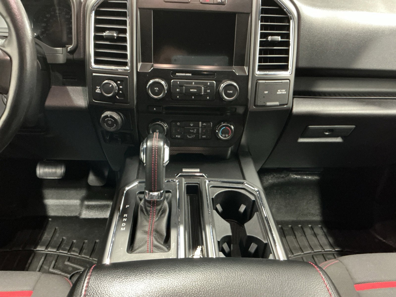 Used 2017 Ford F150 XLT w/ Equipment Group 302A Luxury image 11