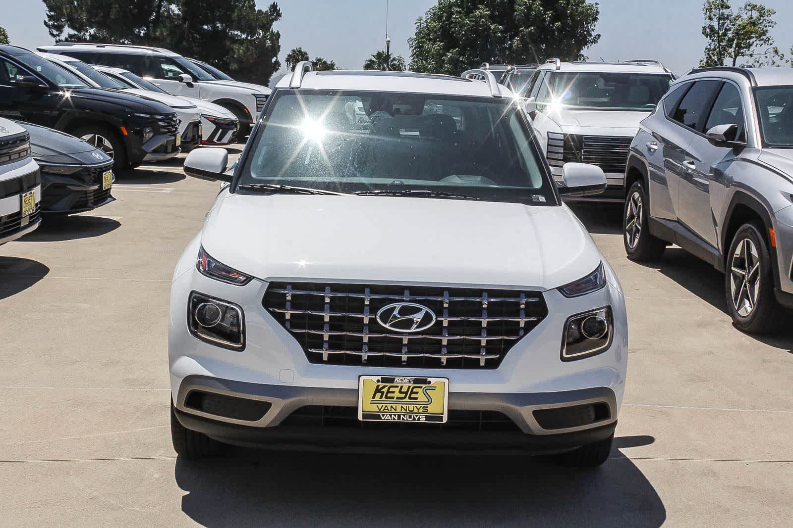 New 2026 Hyundai Venue SEL FWD image 2