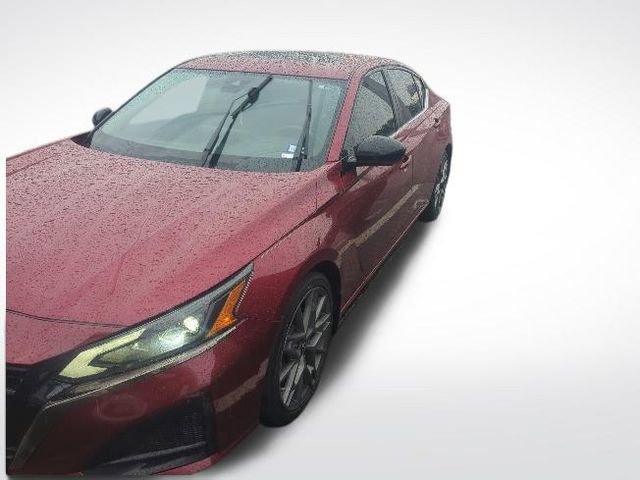 Used 2023 Nissan Altima 2.0 SR FWD image 3