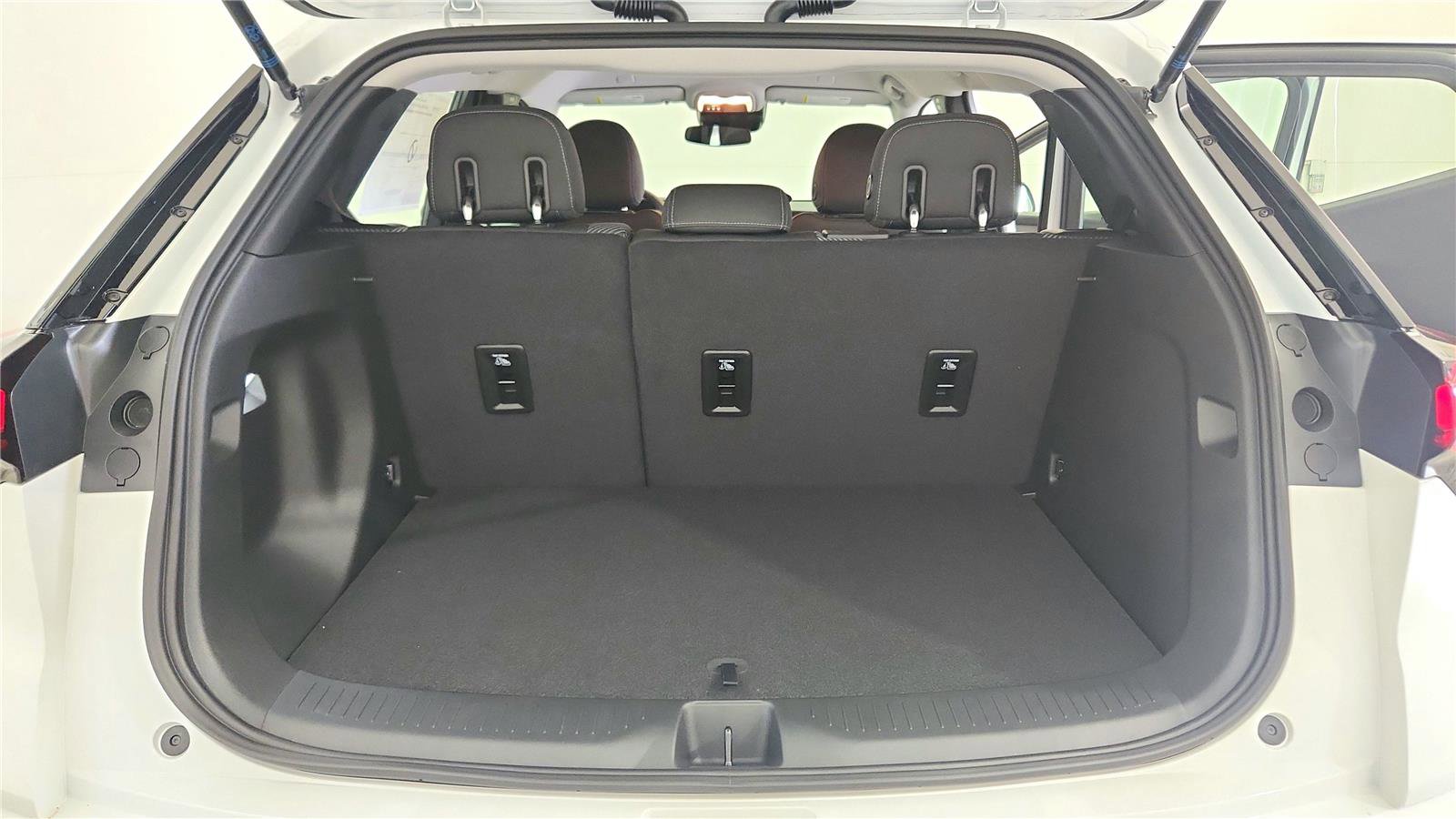 New 2027 Chevrolet Bolt LT FWD image 19