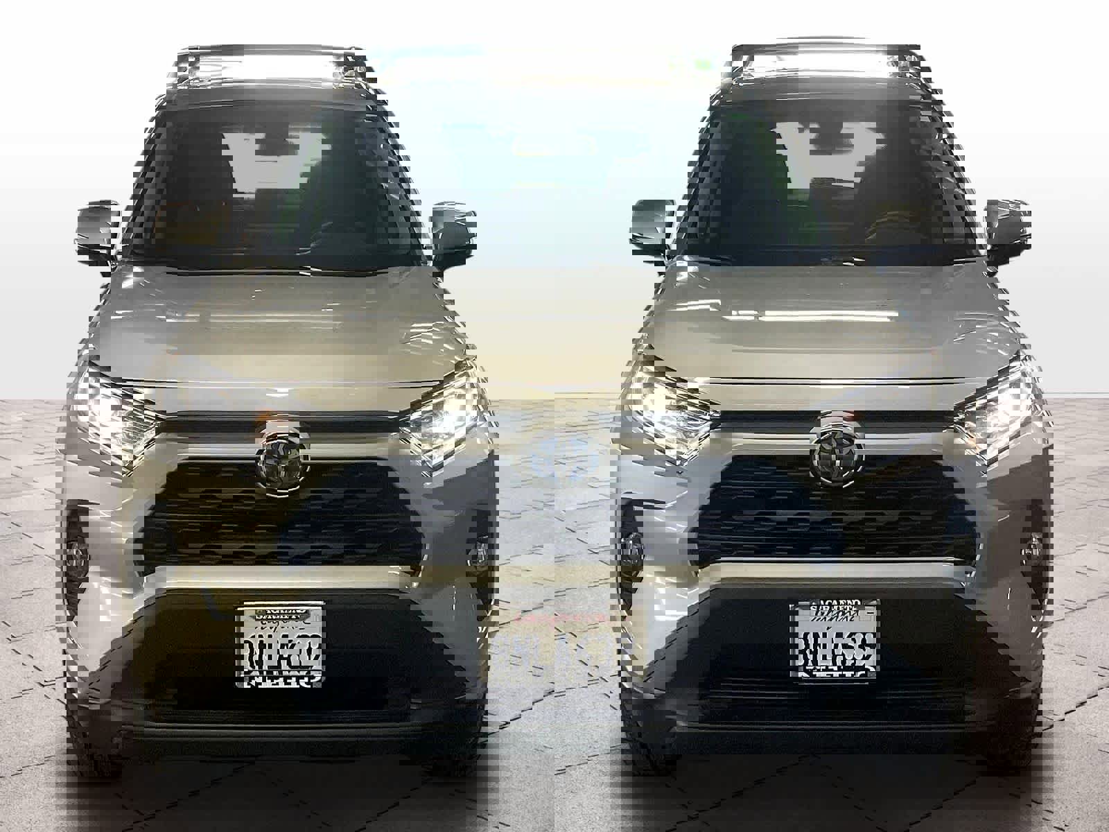 Used 2020 Toyota RAV4 XLE w/ Convenience Package image 3