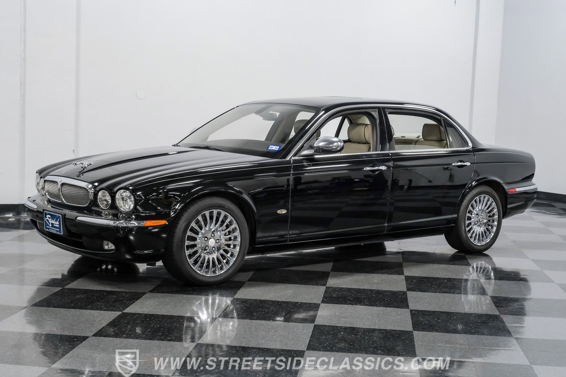 Used 2007 Jaguar XJ8 L RWD image 5