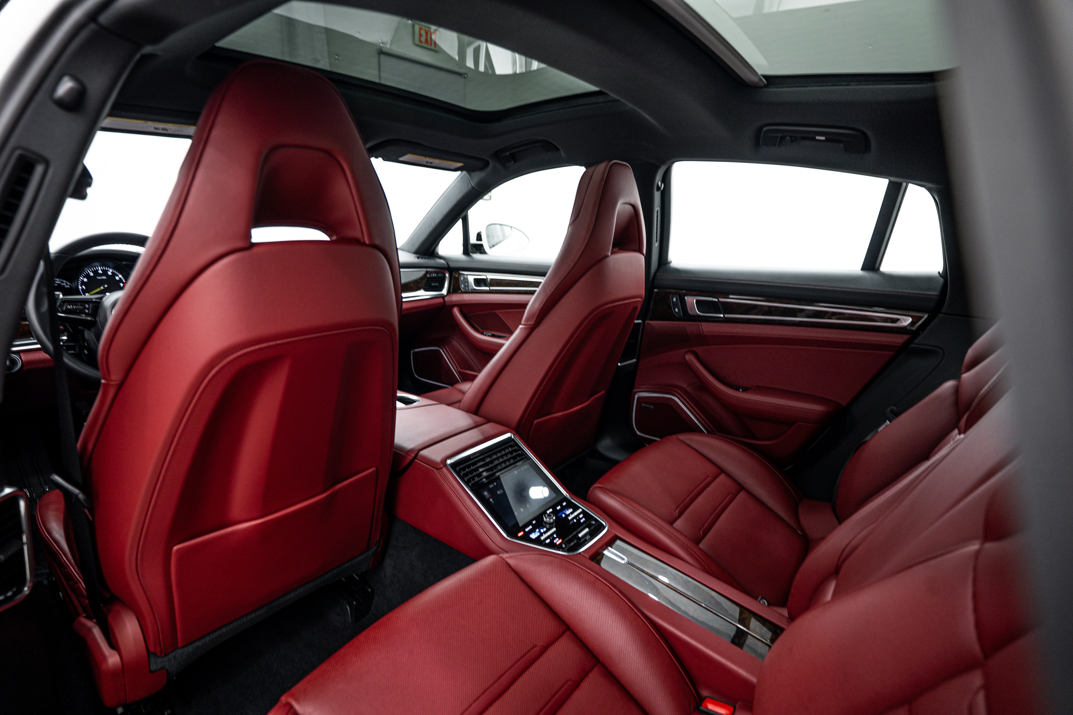 Used 2022 Porsche Panamera 4 image 23