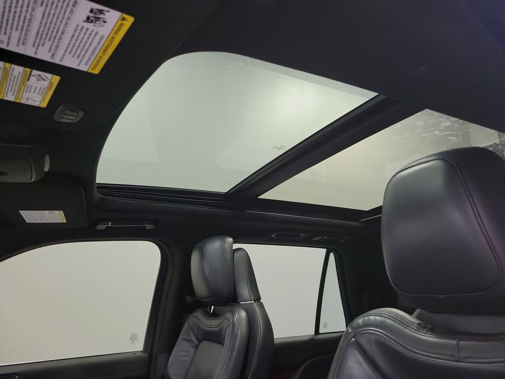 Used 2022 Lincoln Navigator Reserve image 21